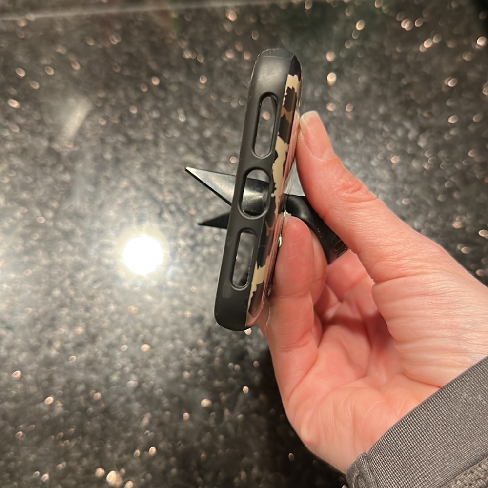 Loopy iPhone 11 Pro case - Picture 5 of 6